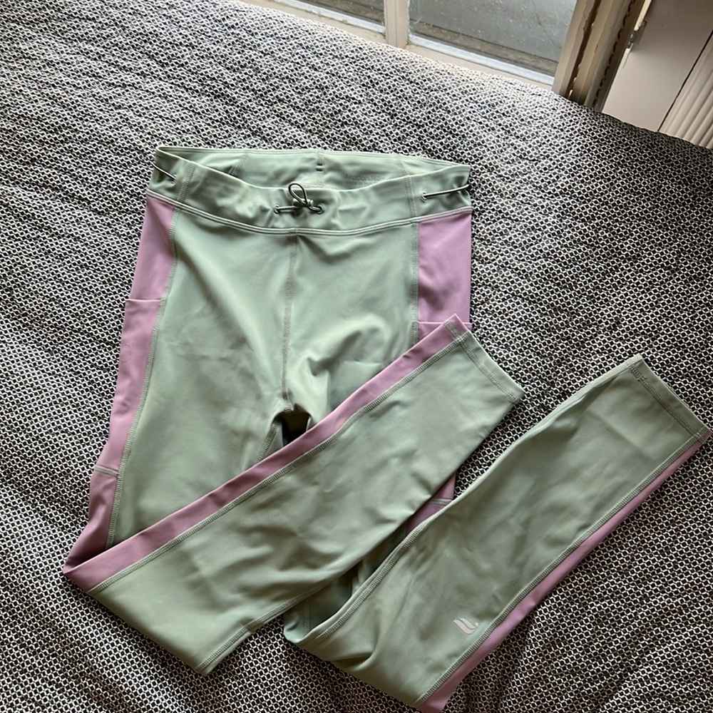 NWT Fabletics high waisted bungee leggings